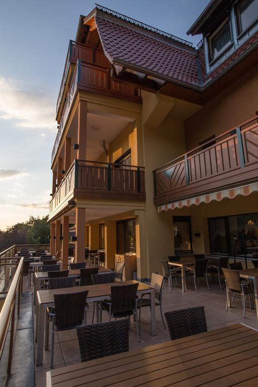 Wald-Hotel Heppe Dammbach Exterior photo